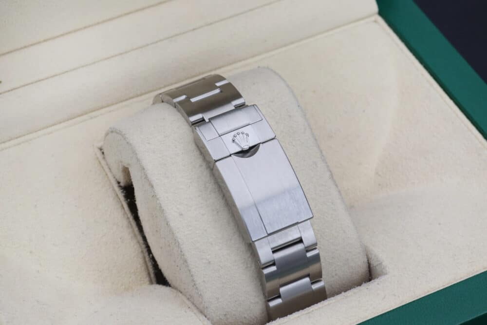 Rolex 226570 Polar White EXPLORER II 42mm 2023 - Image 3