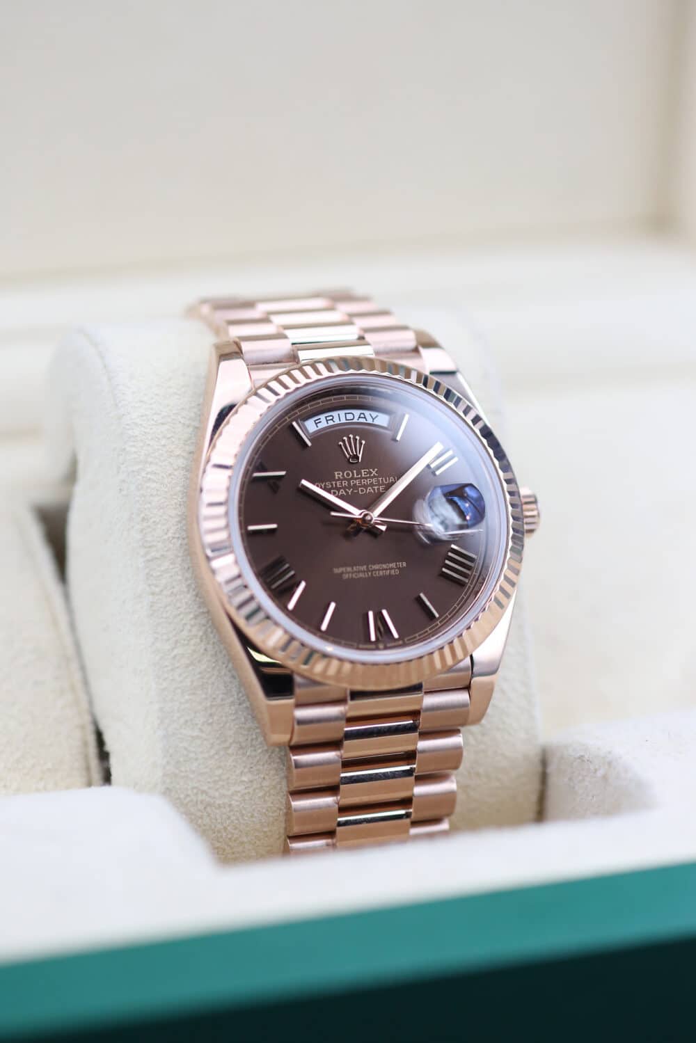 Rolex 228235 Chocolate Roman DAY DATE 40 40mm 2023 - Image 4
