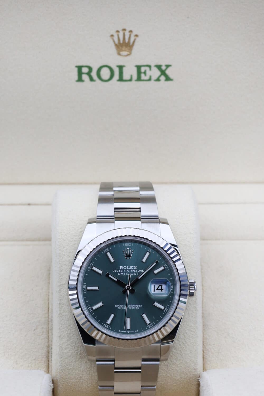 Rolex 126334 Mint Green DATEJUST 41mm 2023 - Image 2