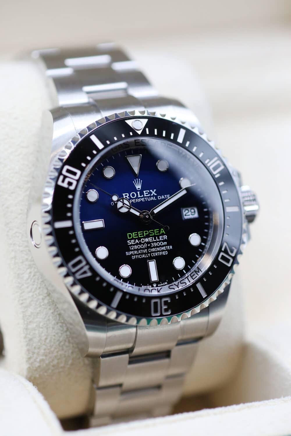 Rolex 136660 Blue SEA DWELLER 44mm 2023 JAMES CAMERON - Image 4