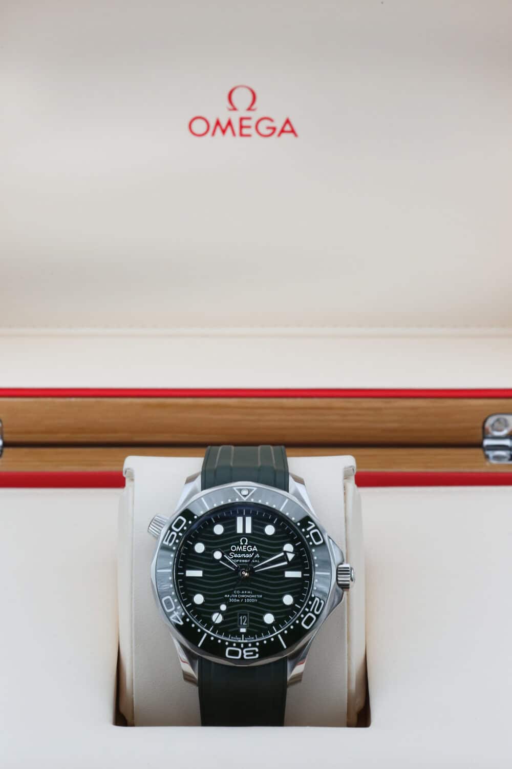 Omega 21032422019001 Green SEAMASTER 42mm 2022 - Image 3