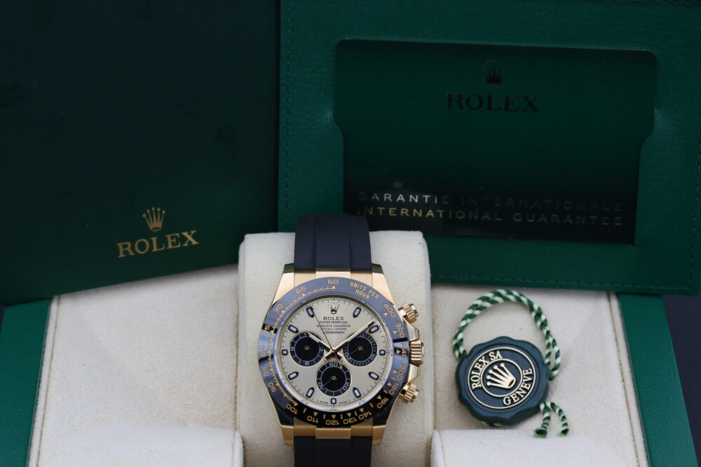 Rolex 116518LN Pikachu DAYTONA 40mm 2022 Pikachu - Image 5