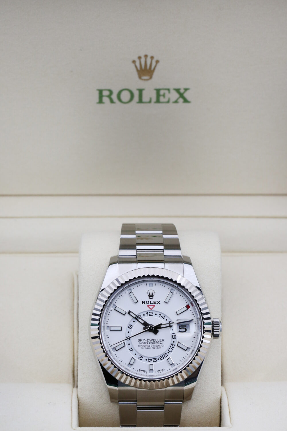 Rolex 326934 White SKY-DWELLER 42mm 2021 - Image 4