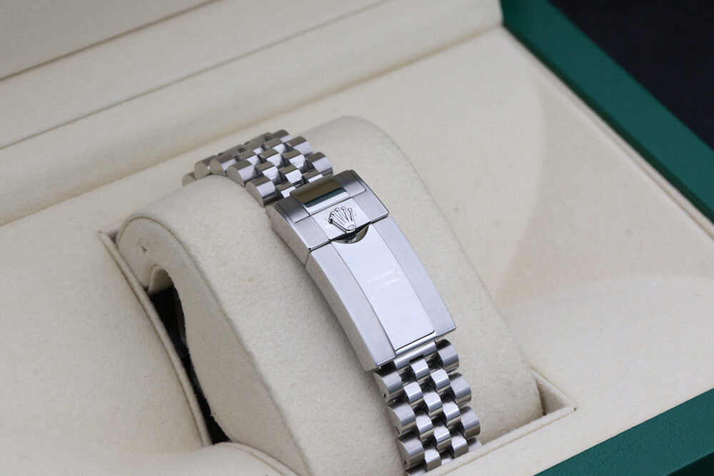 Rolex 126710BLRO Black GMT-MASTER II 40mm 2024 Pepsi - Image 8