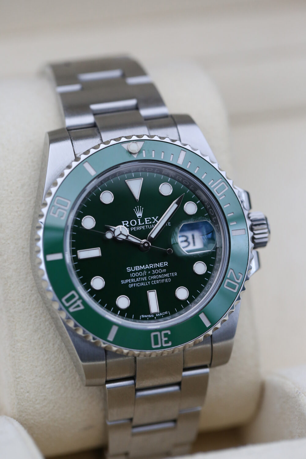 Rolex 116610LV Green SUBMARINER 40mm 2016 - Image 2