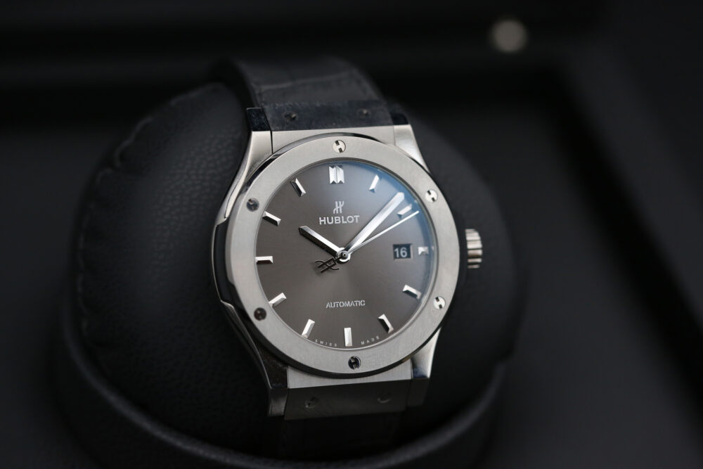 Hublot 542.NX.7071.LR Racing Grey CLASSIC FUSION  42mm 2023 - Image 2