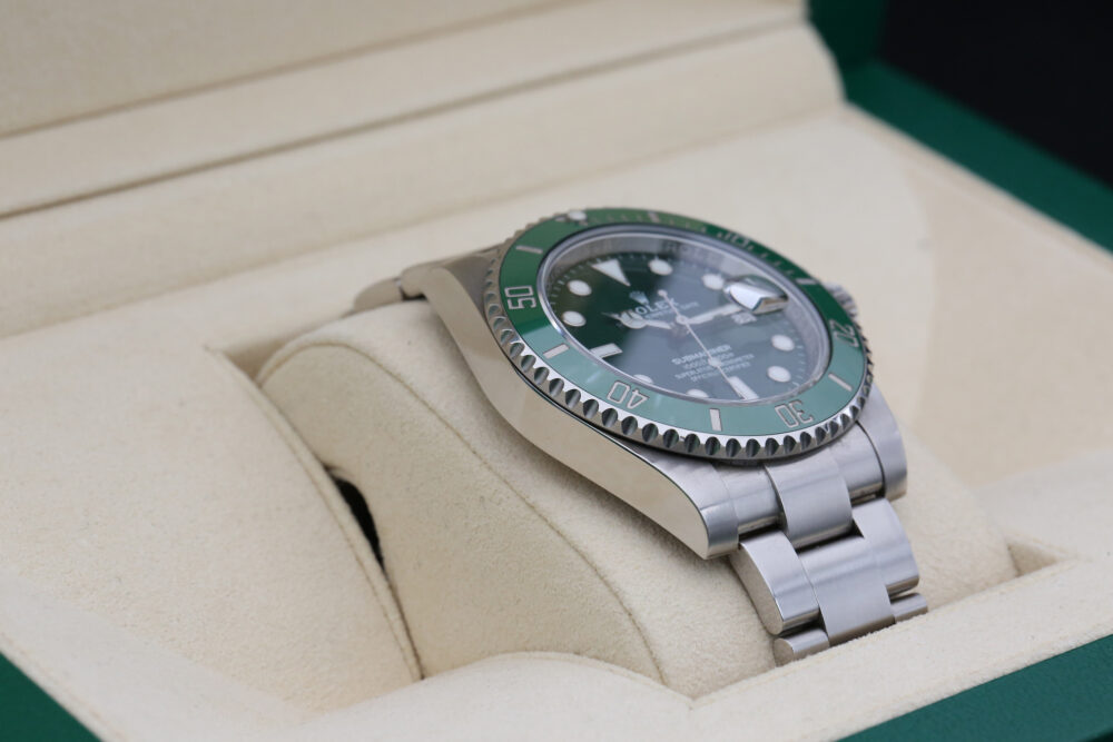 Rolex 116610LV Green SUBMARINER 40mm 2017 Hulk - Image 7