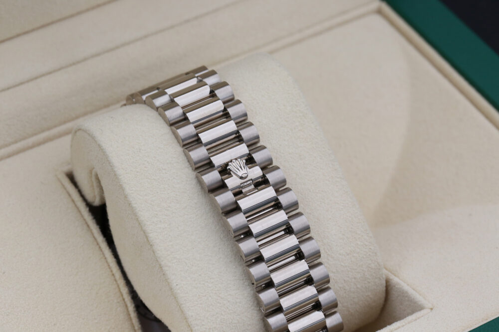 Rolex 228239 Blue Roman DAY-DATE 40mm 2024 - Image 8