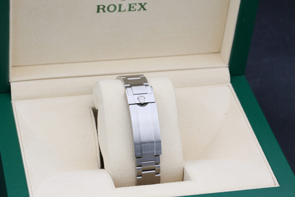 Rolex 116610LV Green SUBMARINER 40mm 2017 Hulk - Image 8