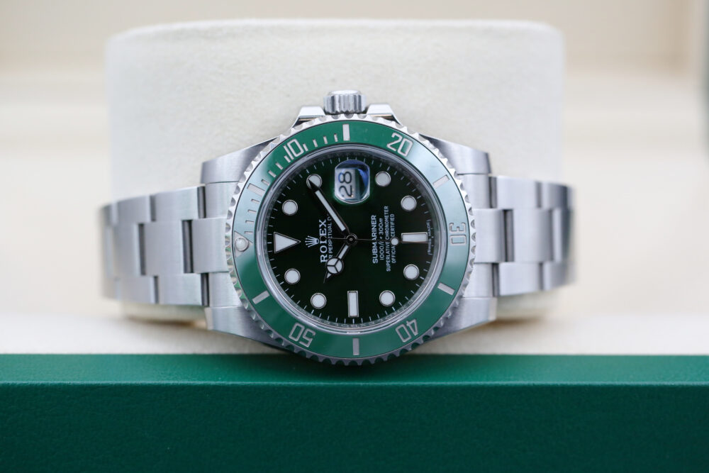 Rolex 116610LV Green SUBMARINER 40mm 2017 Hulk - Image 3