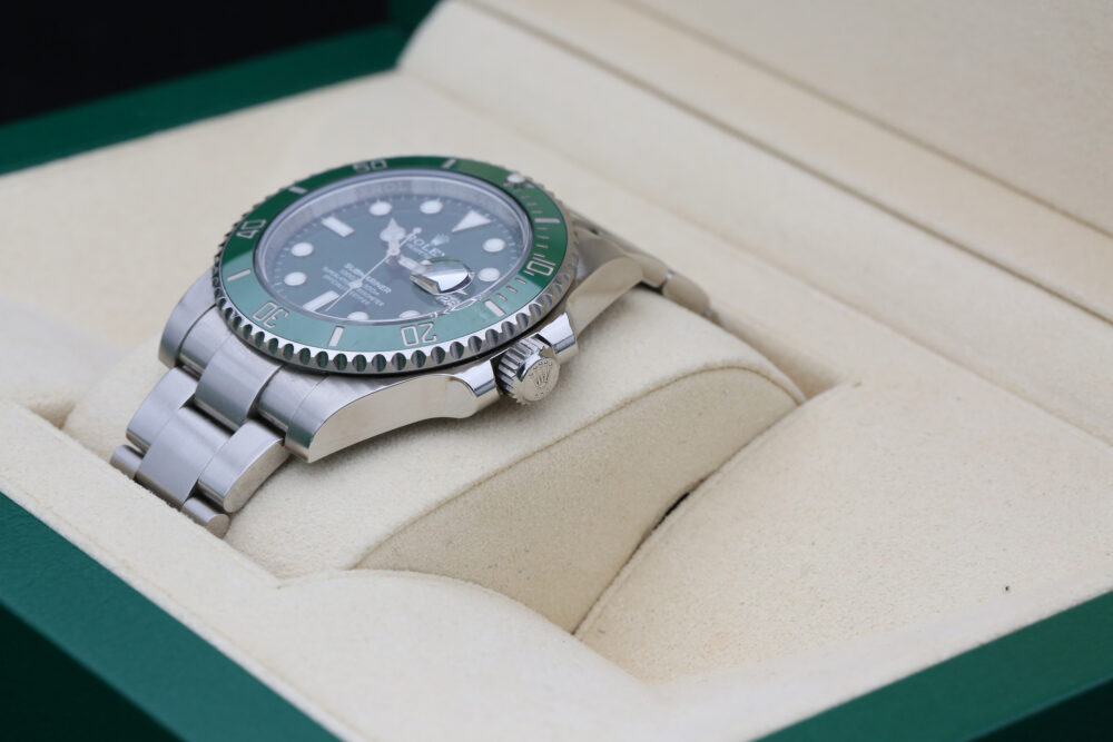 Rolex 116610LV Green SUBMARINER 40mm 2017 Hulk - Image 6