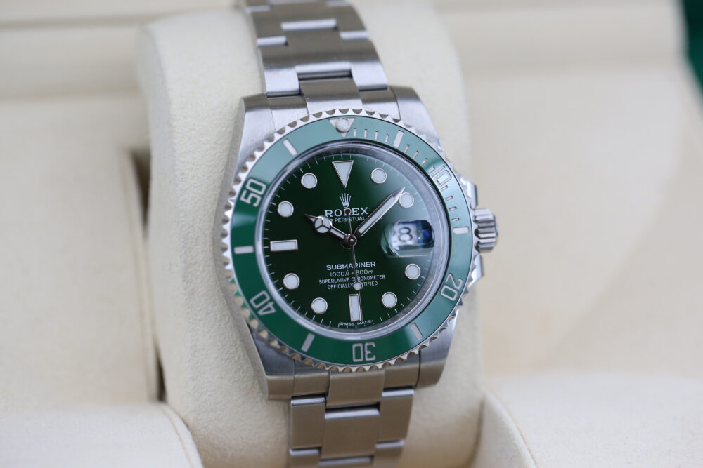 Rolex 116610LV Green SUBMARINER 40mm 2017 Hulk - Image 2
